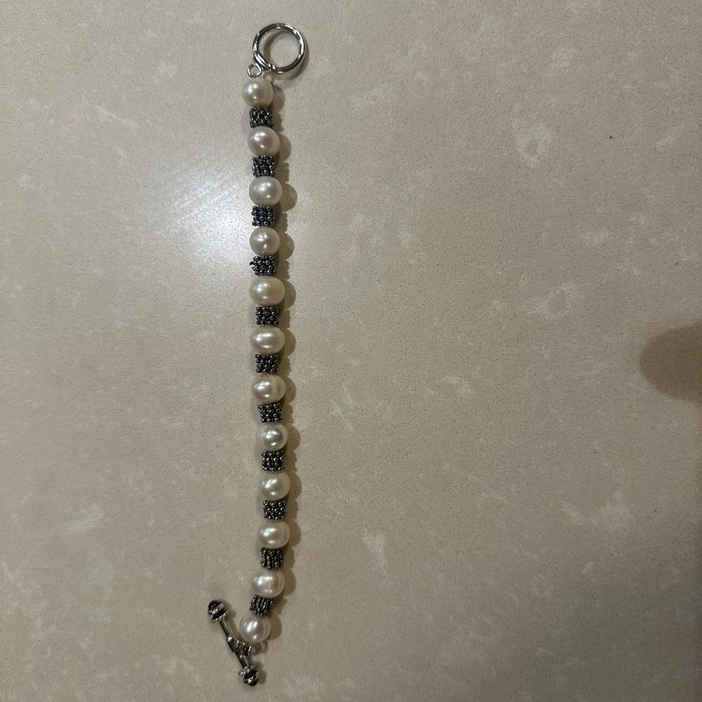 Elegant Silver and White Pearl Bracelet